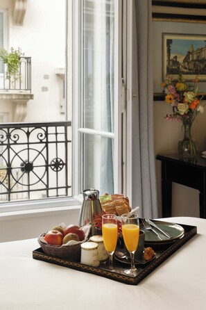 Superior Double Room | In-room safe, individually decorated, blackout drapes, soundproofing