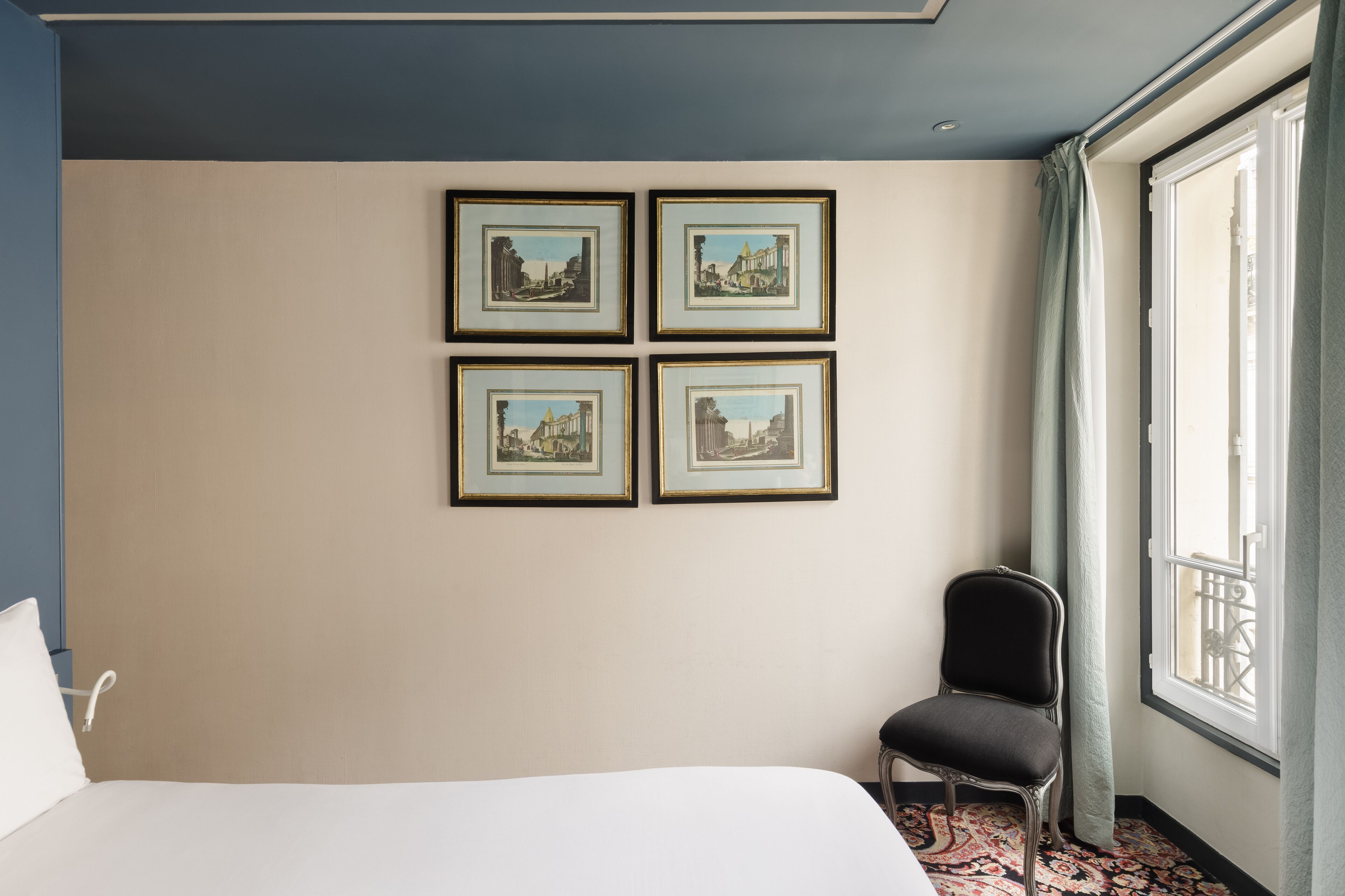 classic double room, 1 queen bed | in-room safe, individually decorated, blackout curtains, soundproofing