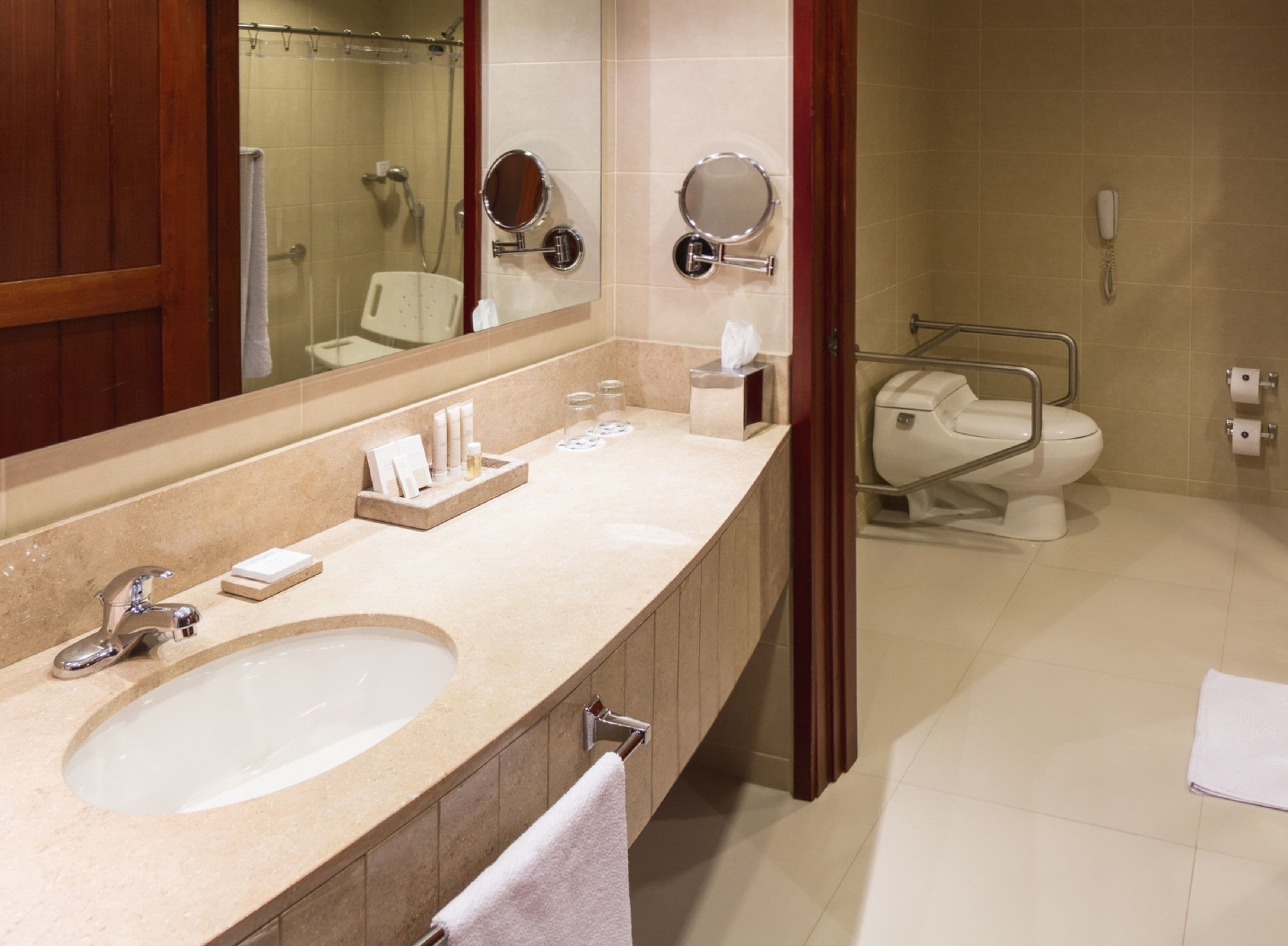 standard room, 2 single beds | bathroom | shower, rainfall showerhead, free toiletries, towels