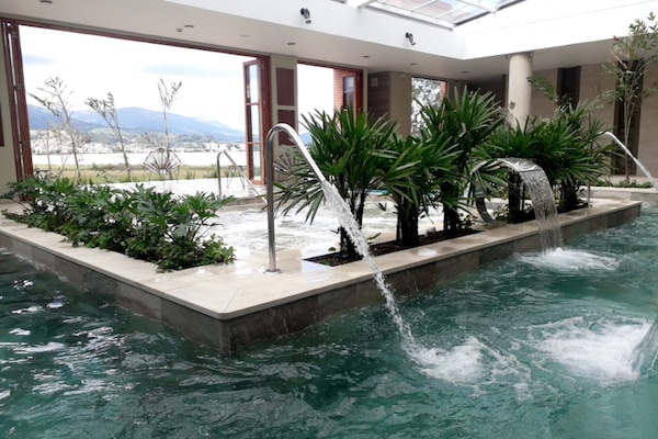 Behandlingsrom for par, badstue, boblebad og kroppsbehandlinger