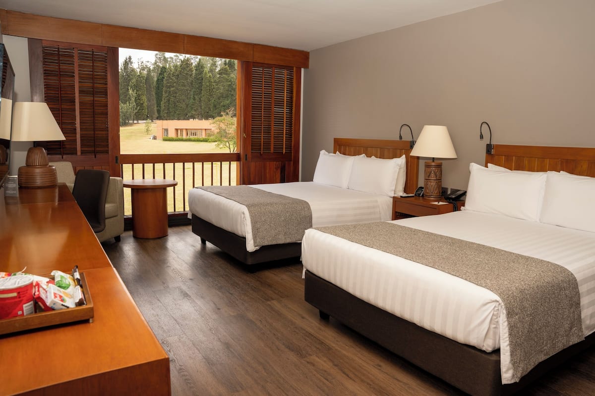 Standard Room, 2 Twin Beds | Premium bedding, memory foam beds, minibar, in-room safe