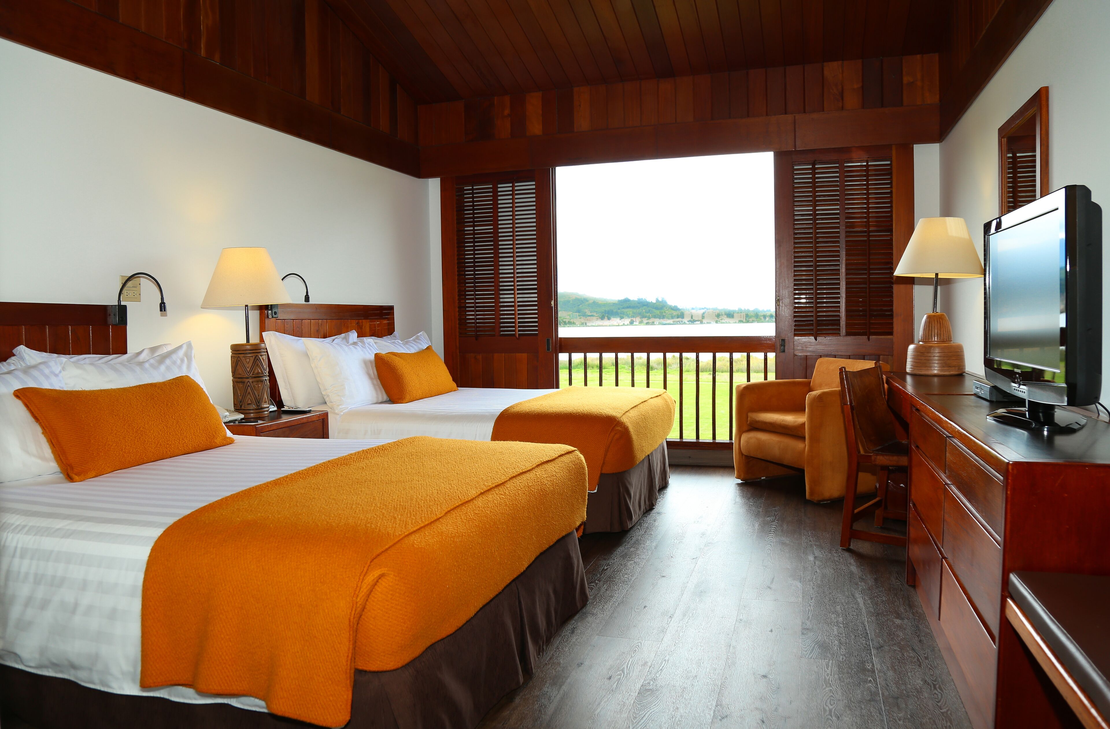 deluxe twin room, 2 single beds, lake view | premium bedding, memory-foam beds, minibar, in-room safe