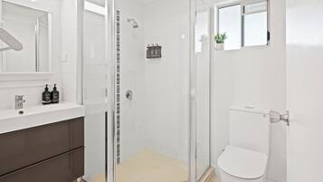 Shower, free toiletries, hair dryer, towels