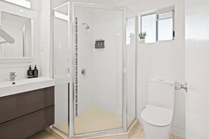 Shower, free toiletries, hair dryer, towels