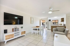 2 Bedroom Superior Apartment - Arlia Sands Apartments (Torquay)