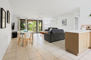 液晶电视、DVD 播放器