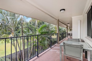 2 Bedroom Superior Apartment | Individually furnished, iron/ironing board, free WiFi, bed sheets - Arlia Sands Apartments (Torquay)