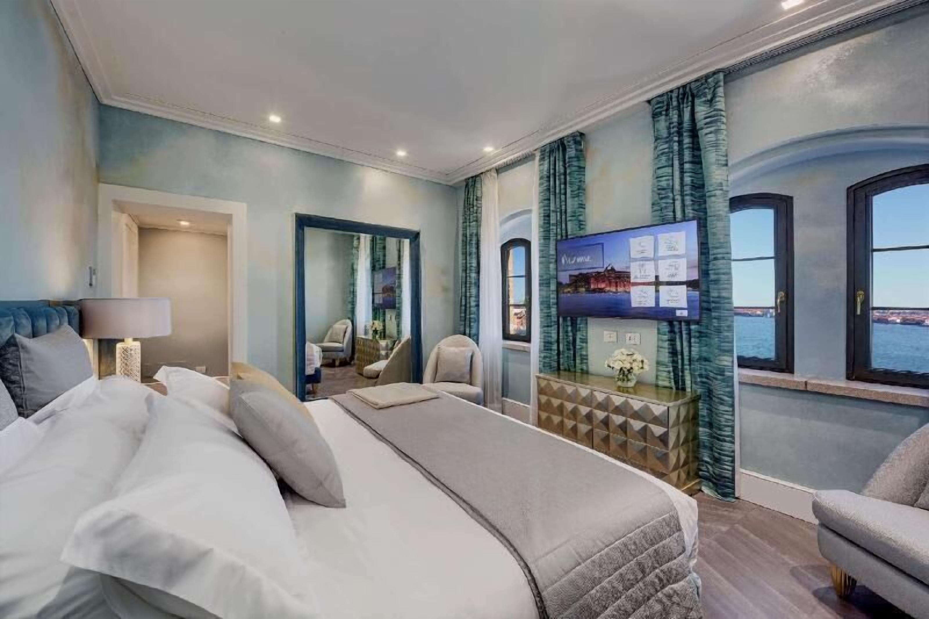 Allergikerbettwaren, Minibar, Zimmersafe, individuell eingerichtet