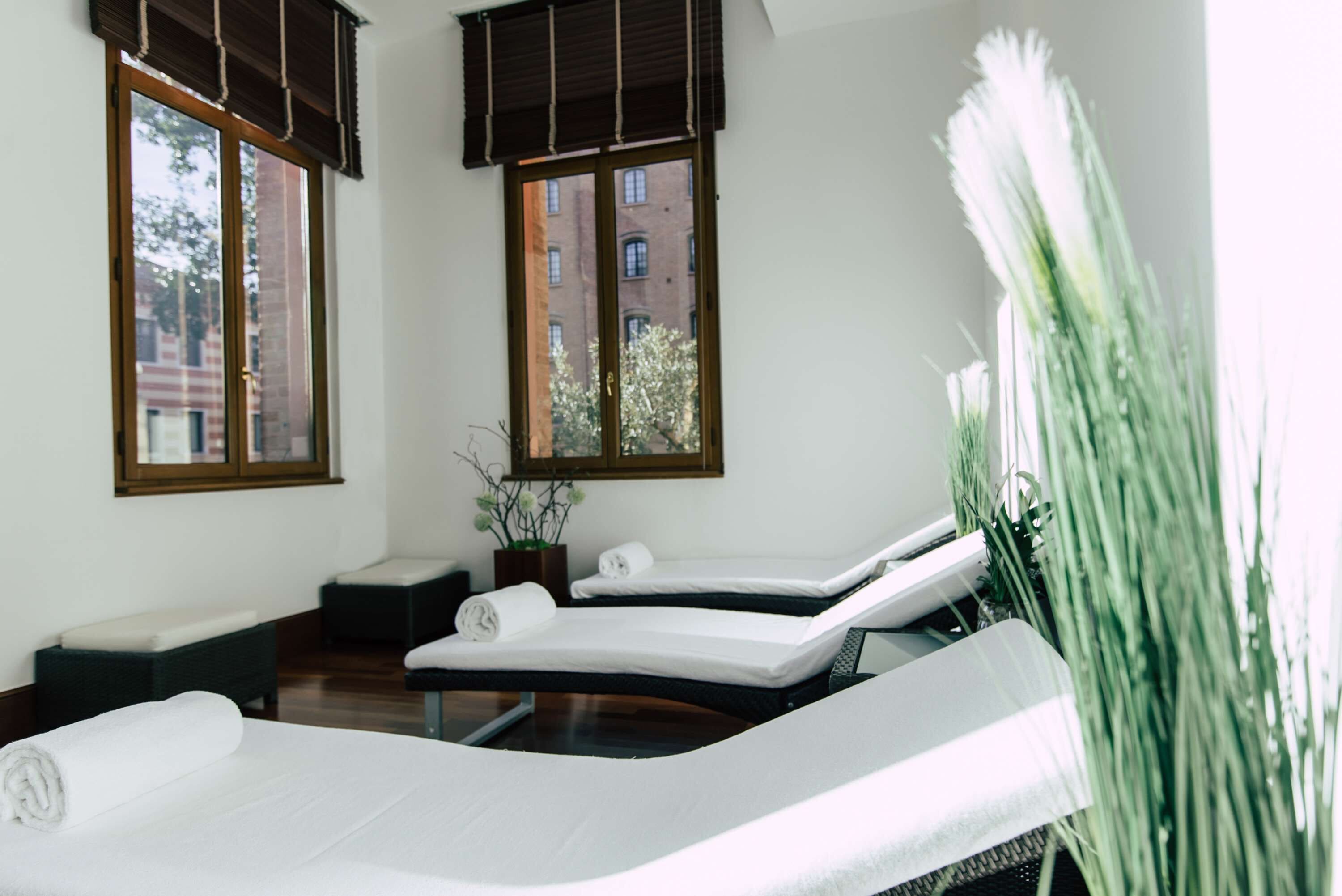 Espace de soins pour les couples, sauna, bain à remous, hammam