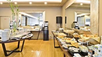 Daily buffet breakfast for a fee