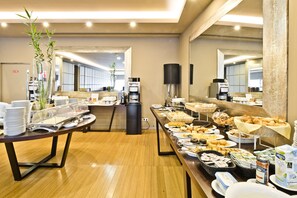 Daily buffet breakfast for a fee