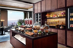 Daily full breakfast for a fee - The Ritz-Carlton, Tokyo (Tokyo)