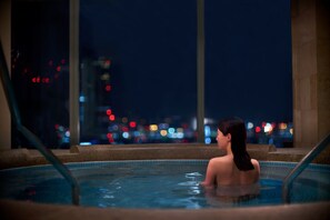 桑拿、热水浴缸、身体护理、芳香疗法、体膜护理、身体磨砂