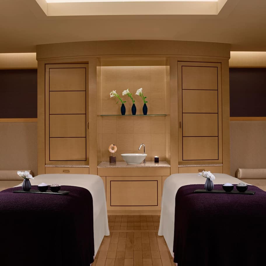 Sauna, hot tub, body treatments, aromatherapy, body wraps, body scrubs