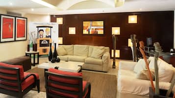 Lobby lounge