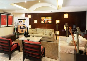 Lobby lounge