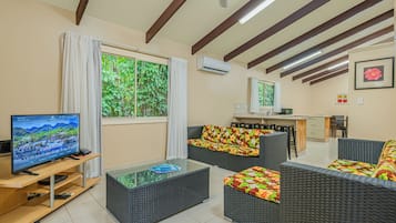 3 Bedroom Garden Villa | Living area | 0-inch TV with satellite channels, ping pong
