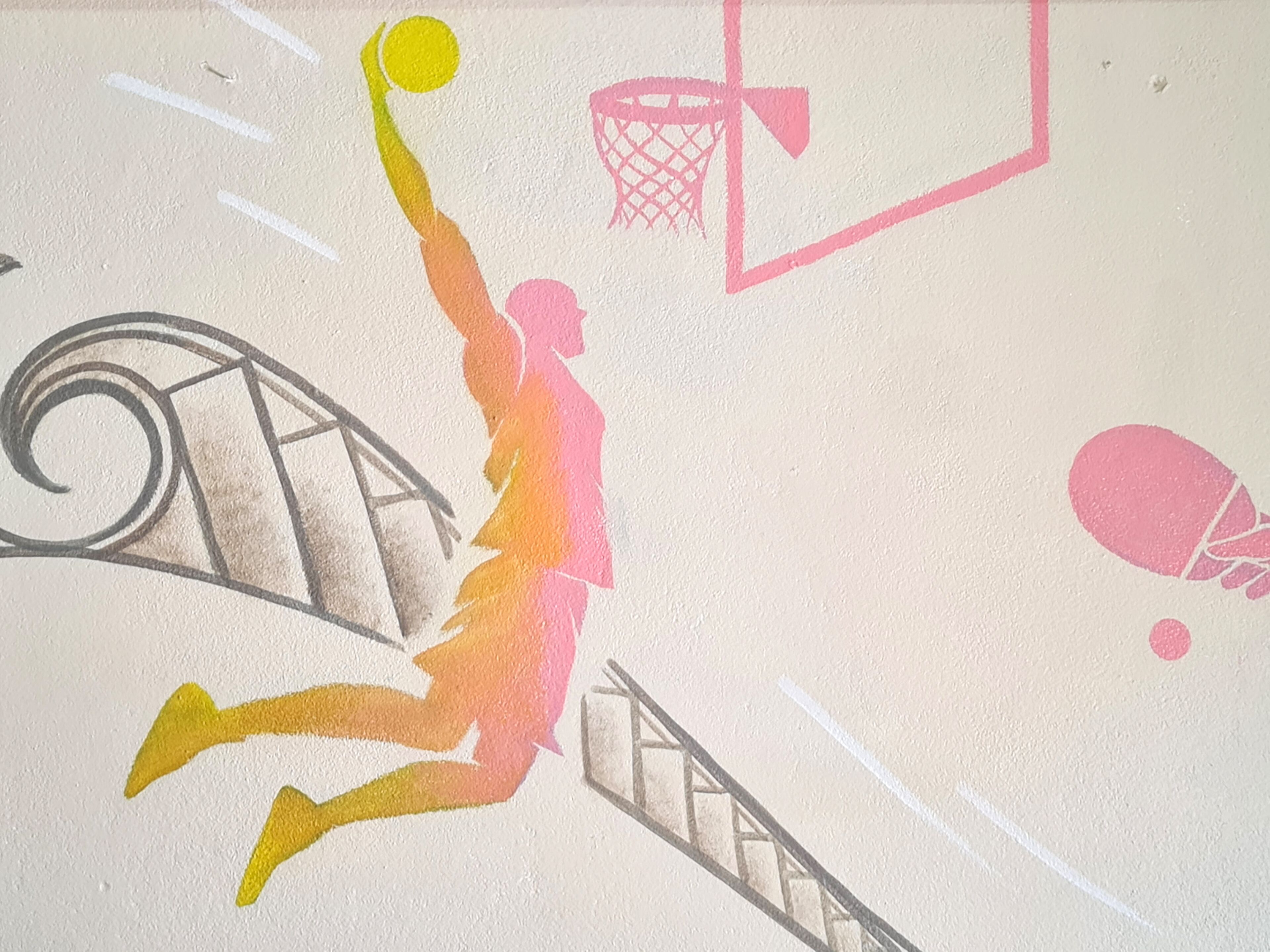 Um jogador de basquete no ar, enterrando a bola.