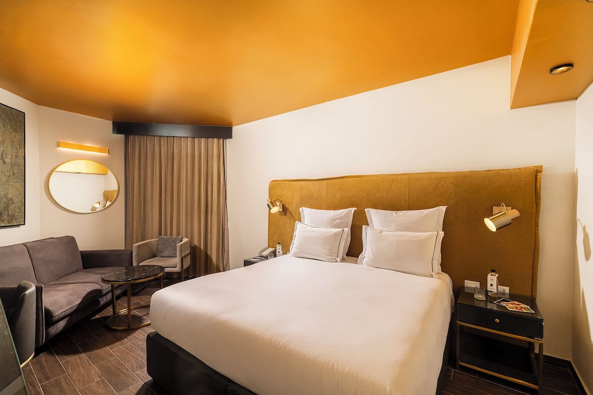 Phòng phong cách cổ điển, ban công | Minibar, két bảo mật tại phòng, bàn, phòng cách âm