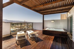 Deluxe Suite | Terrace/patio