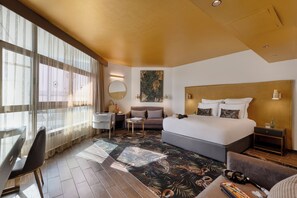 1 bedroom, minibar, in-room safe, desk