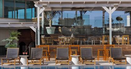 EVE by Adam Hotels