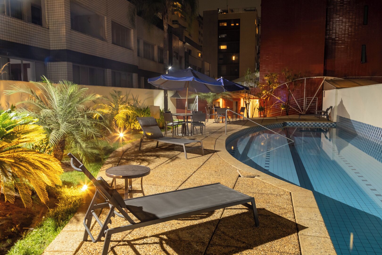 outdoor pool, pool loungers