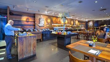 Se sirven desayunos, almuerzos y cenas