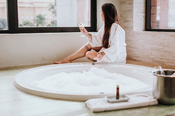 Premium Suite, 1 Double Bed | Private spa tub