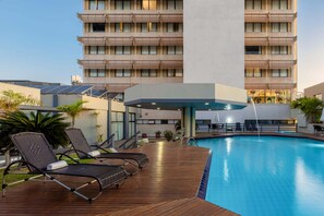 Outdoor pool - Hotel Deville Prime Cuiabá (Cuiabá)