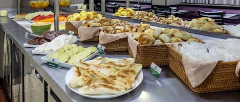 Tägliches Frühstücksbuffet (50 BRL pro Person)