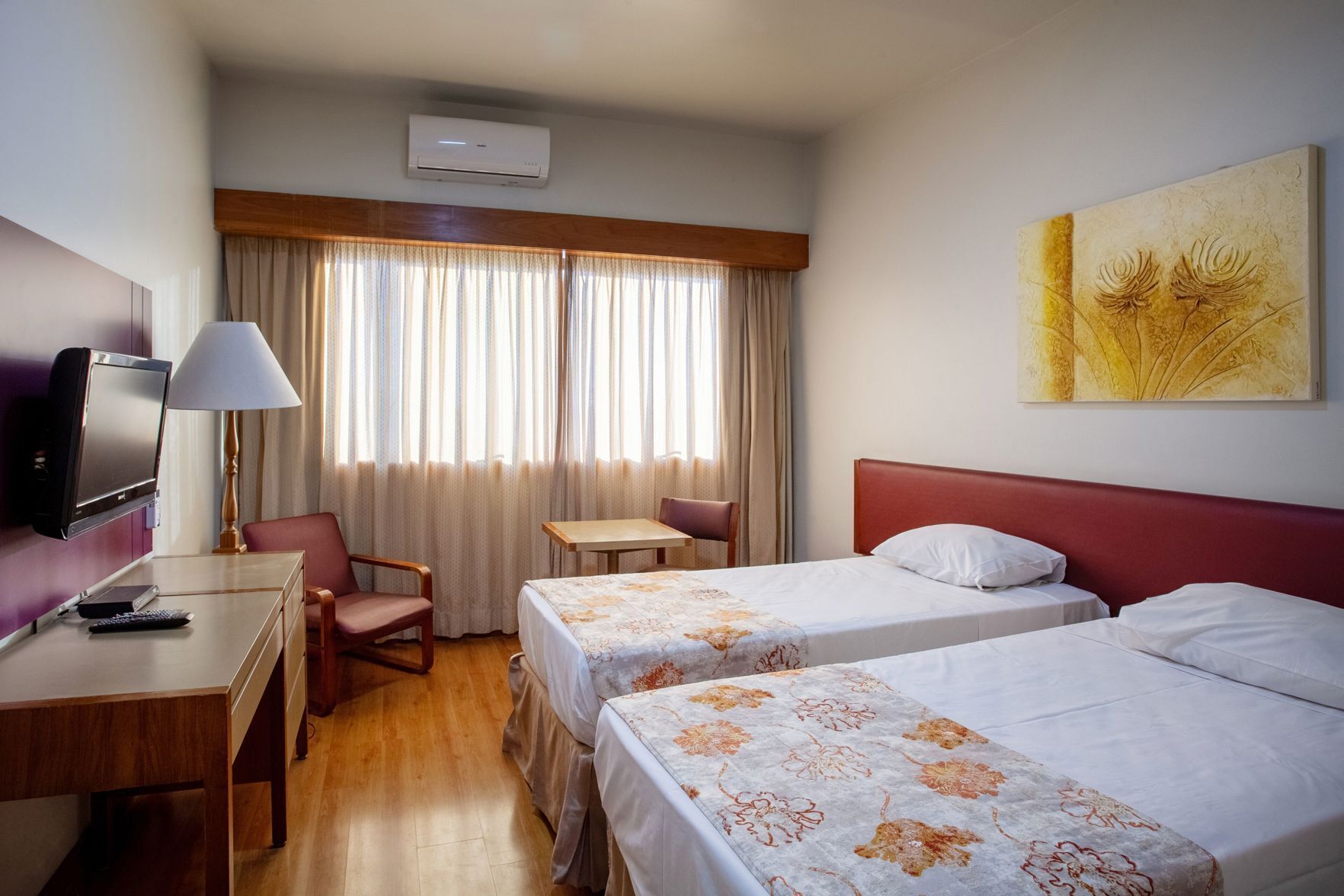 Desk, blackout drapes, free WiFi, bed sheets