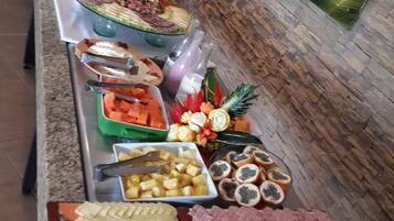 Free daily self-serve breakfast