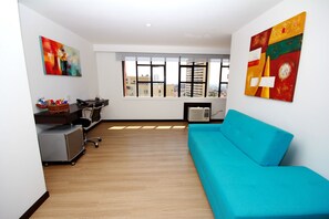 Minibar, in-room safe, desk, soundproofing - Hotel Dann Cali (Cali)