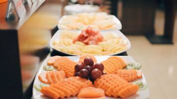 Free daily buffet breakfast