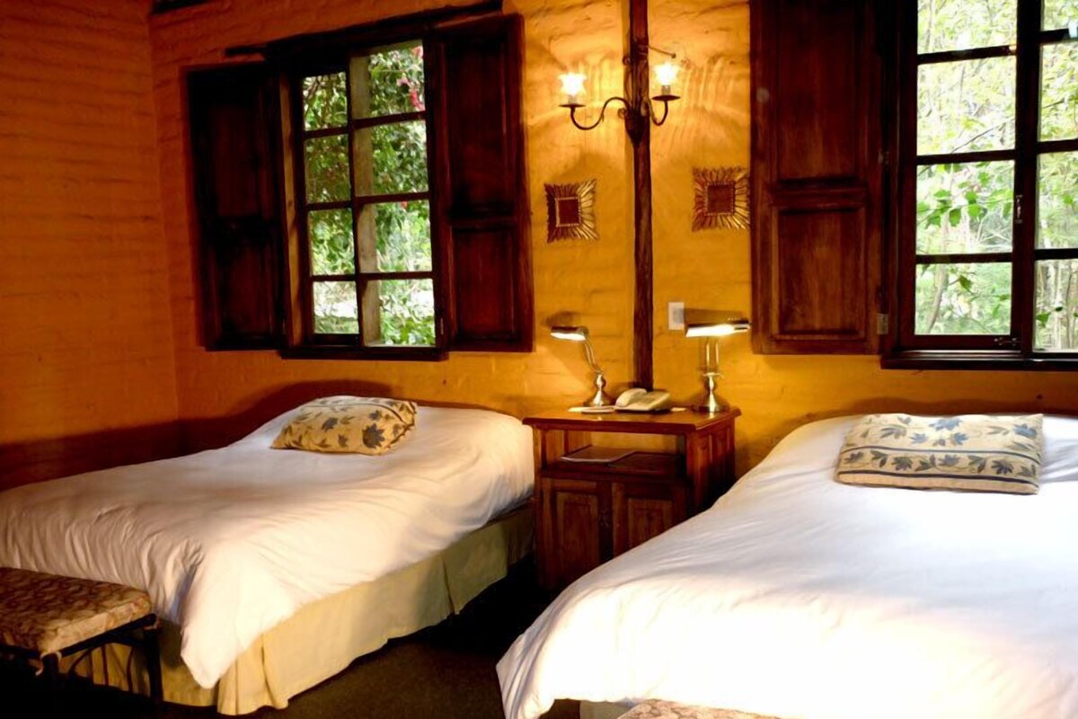 Ropa de cama de alta calidad, cunas y wifi gratis 