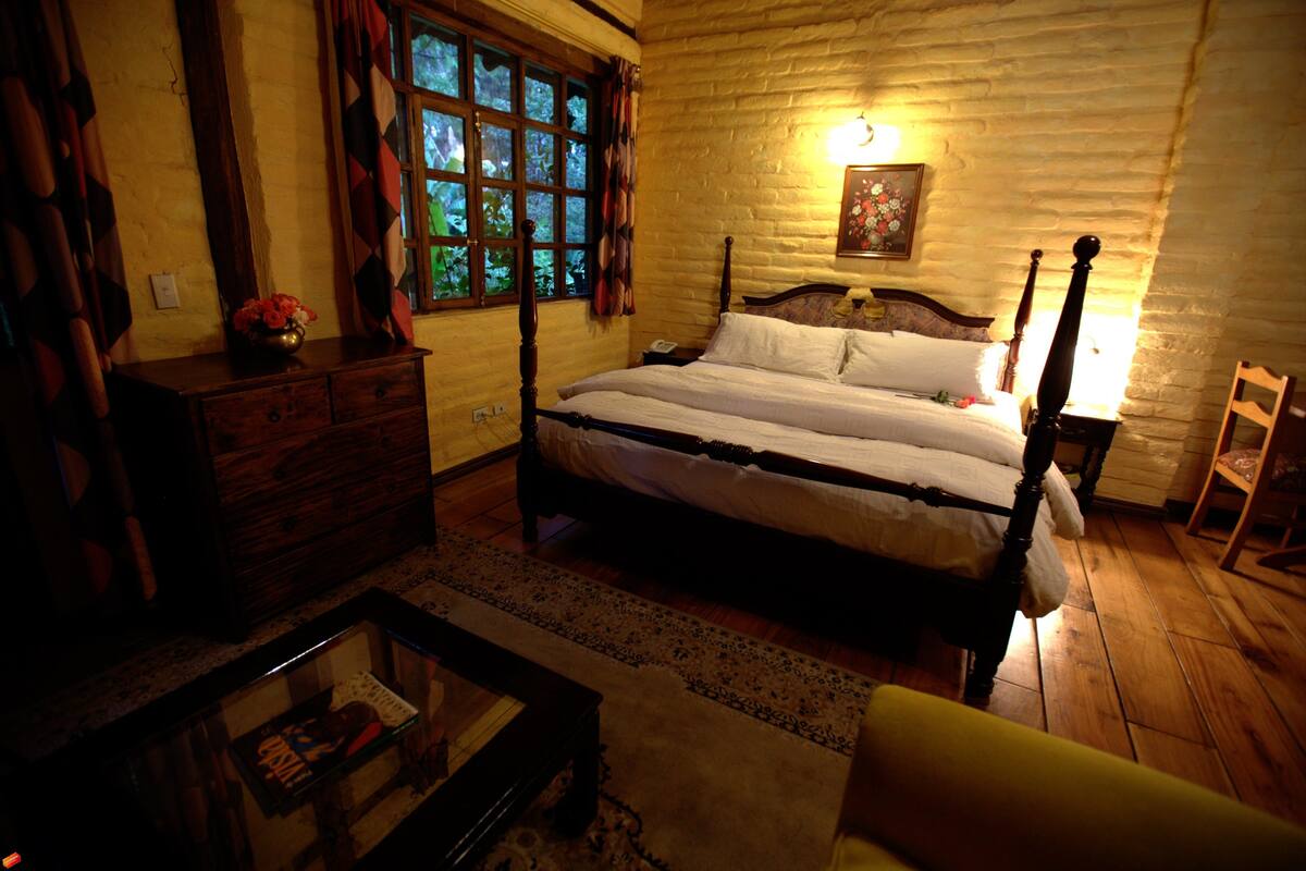 Premium bedding, cots/infant beds, free WiFi
