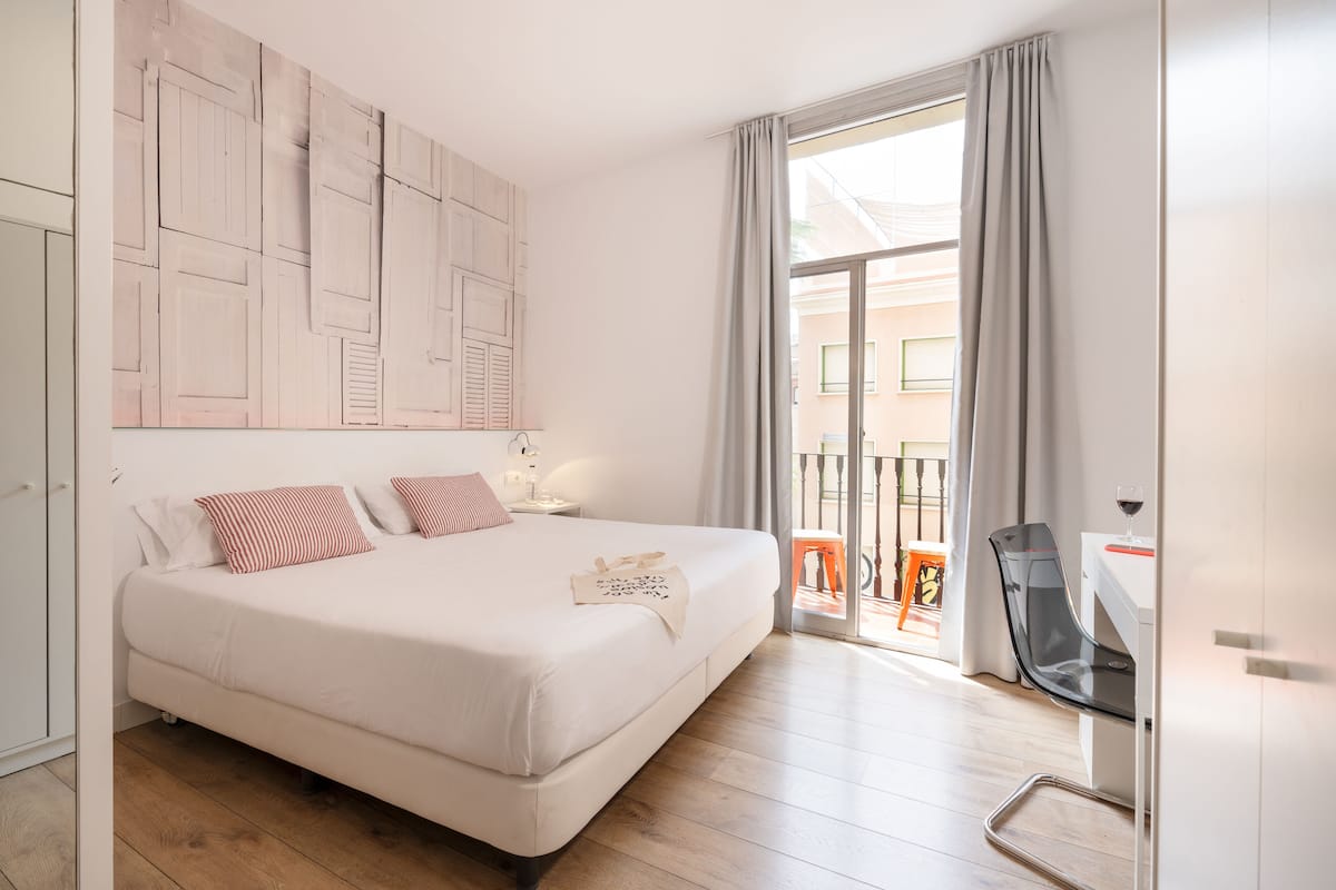 Superior Double Room, Balcony | Wi-fi percuma, cadar katil
