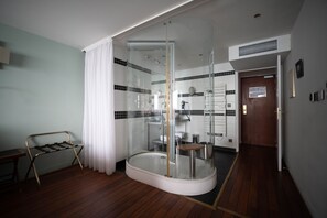 Superior-Zimmer, Meerblick | Badezimmer | Kostenlose Toilettenartikel, Haartrockner, Bademäntel, Handtücher