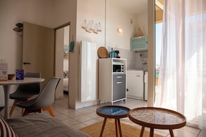 Apartamento estándar | Cocina privada | Cafetera o tetera y hervidor eléctrico