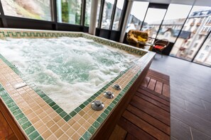 室內 Spa 池