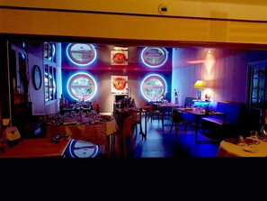 Lunch och middag serveras