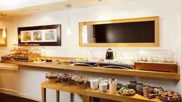 Daily buffet breakfast for a fee