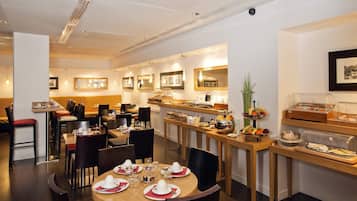 Dagelijks ontbijtbuffet (EUR 20 per persoon)