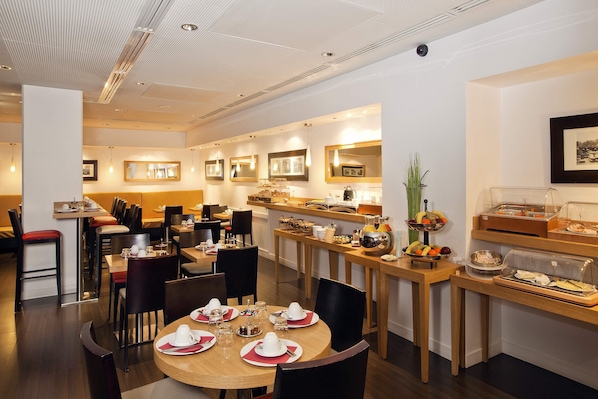 Daily buffet breakfast (EUR 20 per person)