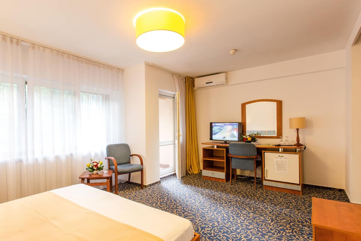 Superior Twin Room, Balcony | Premium bedding, pillowtop beds, minibar, in-room safe