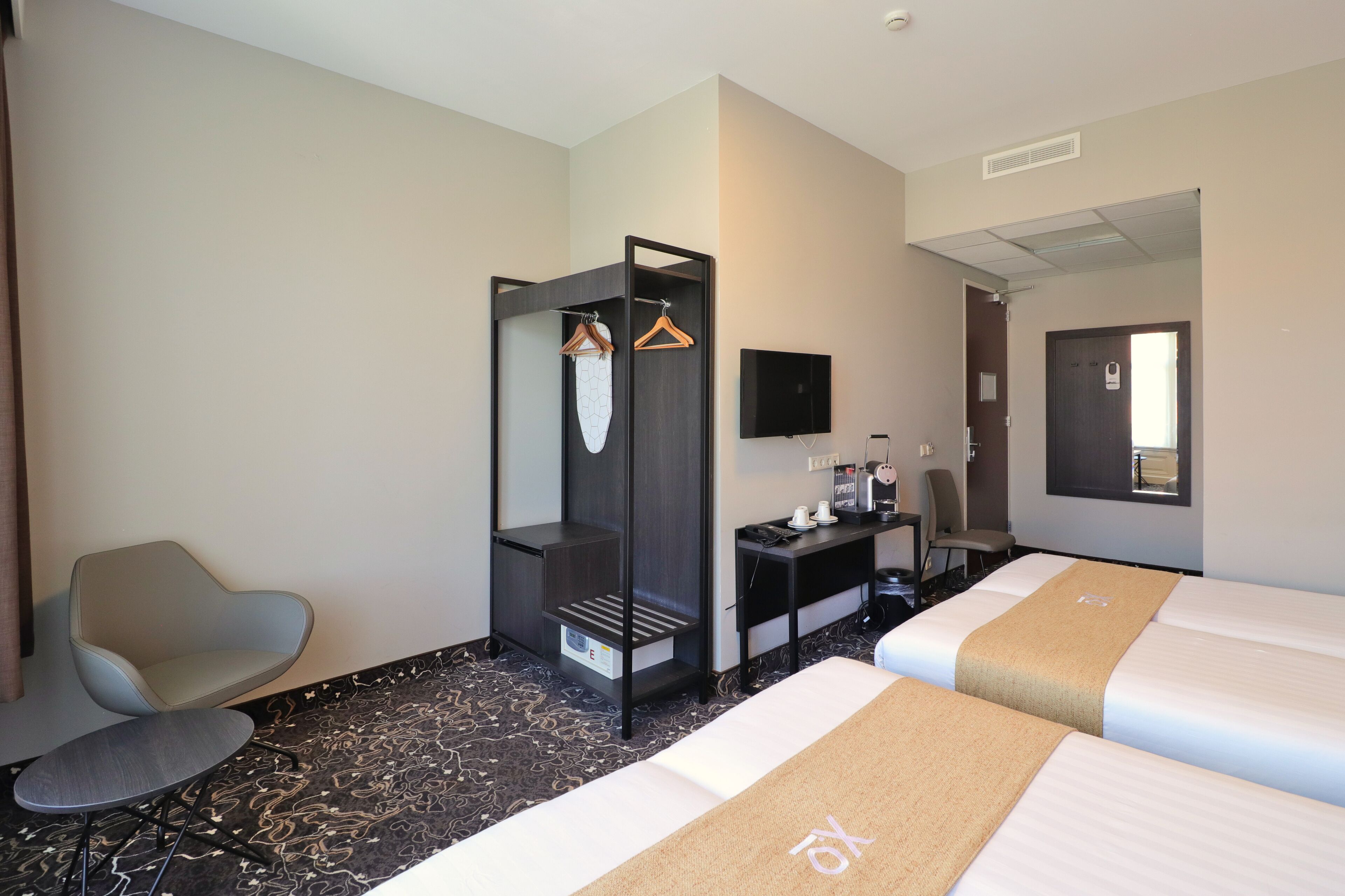 classic quadruple room, multiple beds | in-room safe, individually decorated, individually furnished, desk