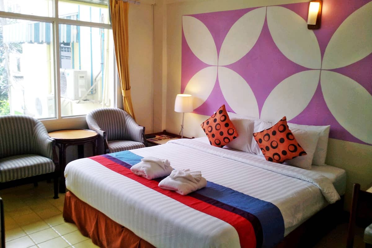 Chambre Deluxe | Minibar, coffres-forts dans les chambres, bureau, Wi-Fi gratuit