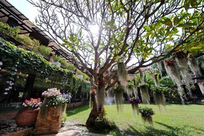 Property grounds - Holiday Garden Hotel & Resort Chiang Mai (Chiang Mai)