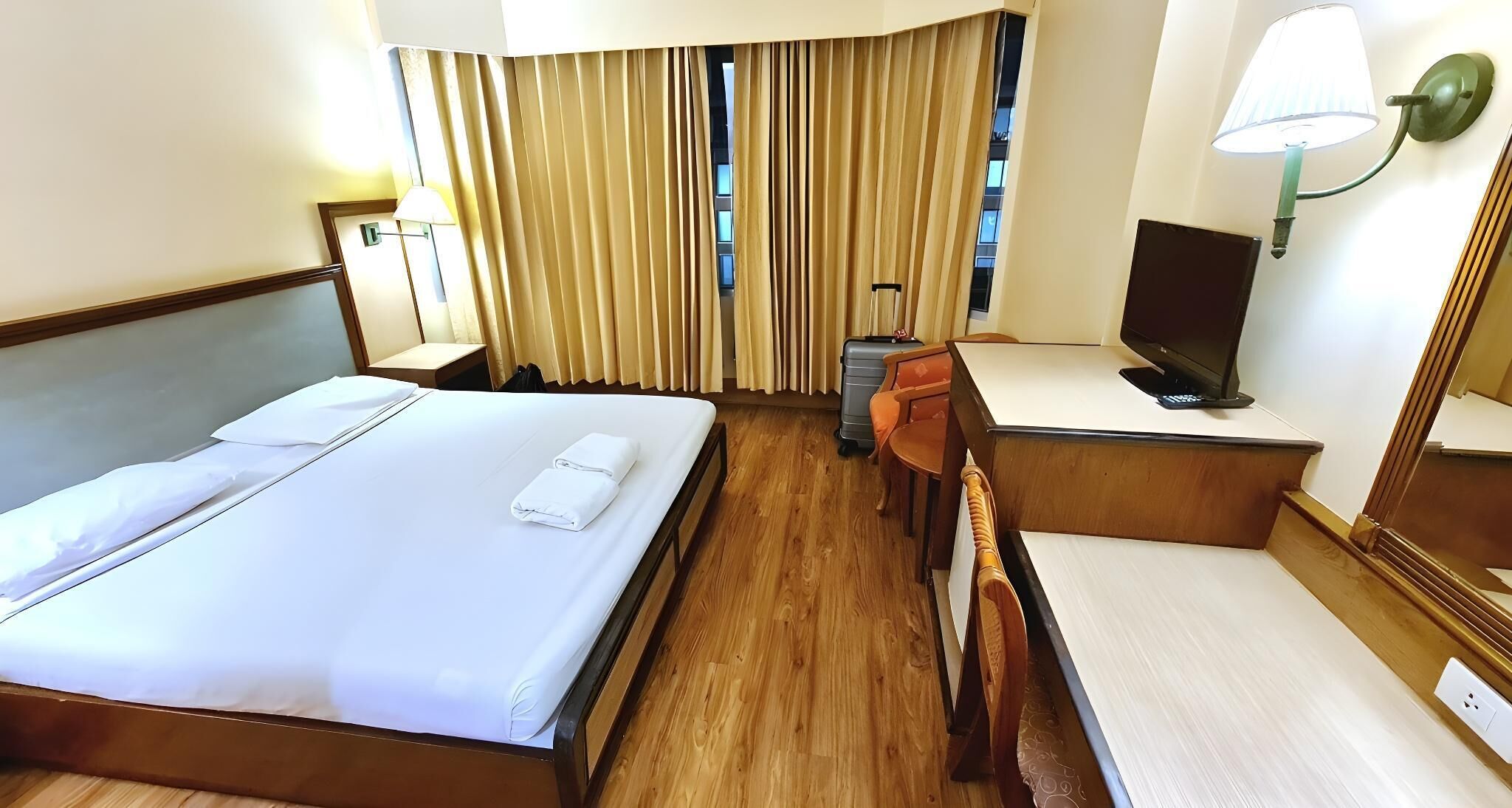 Minibar, in-room safe, desk, blackout drapes